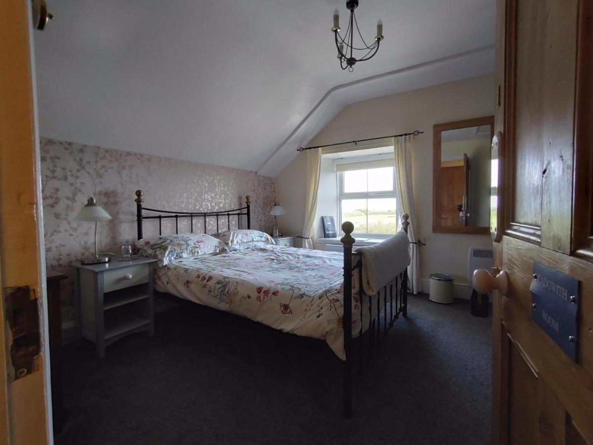 Chyheira Bed & Breakfast Ruan Minor Bagian luar foto