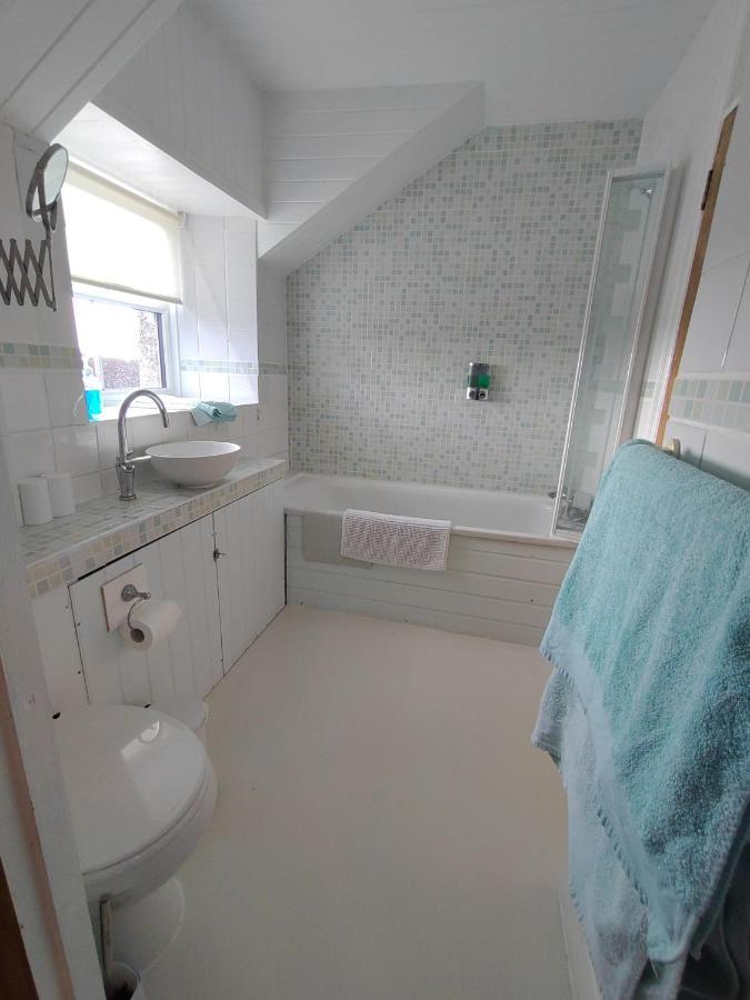 Chyheira Bed & Breakfast Ruan Minor Bagian luar foto