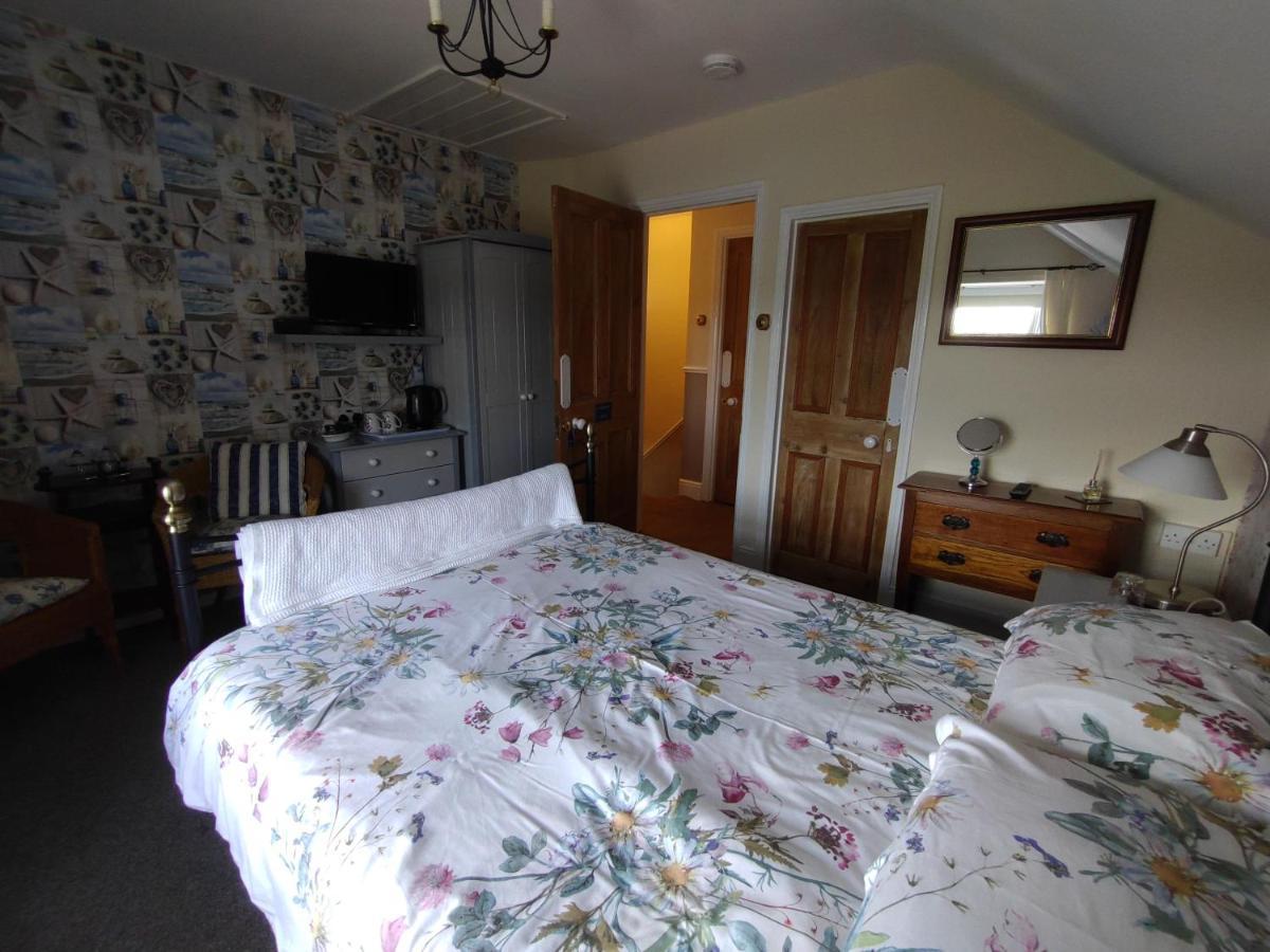 Chyheira Bed & Breakfast Ruan Minor Bagian luar foto