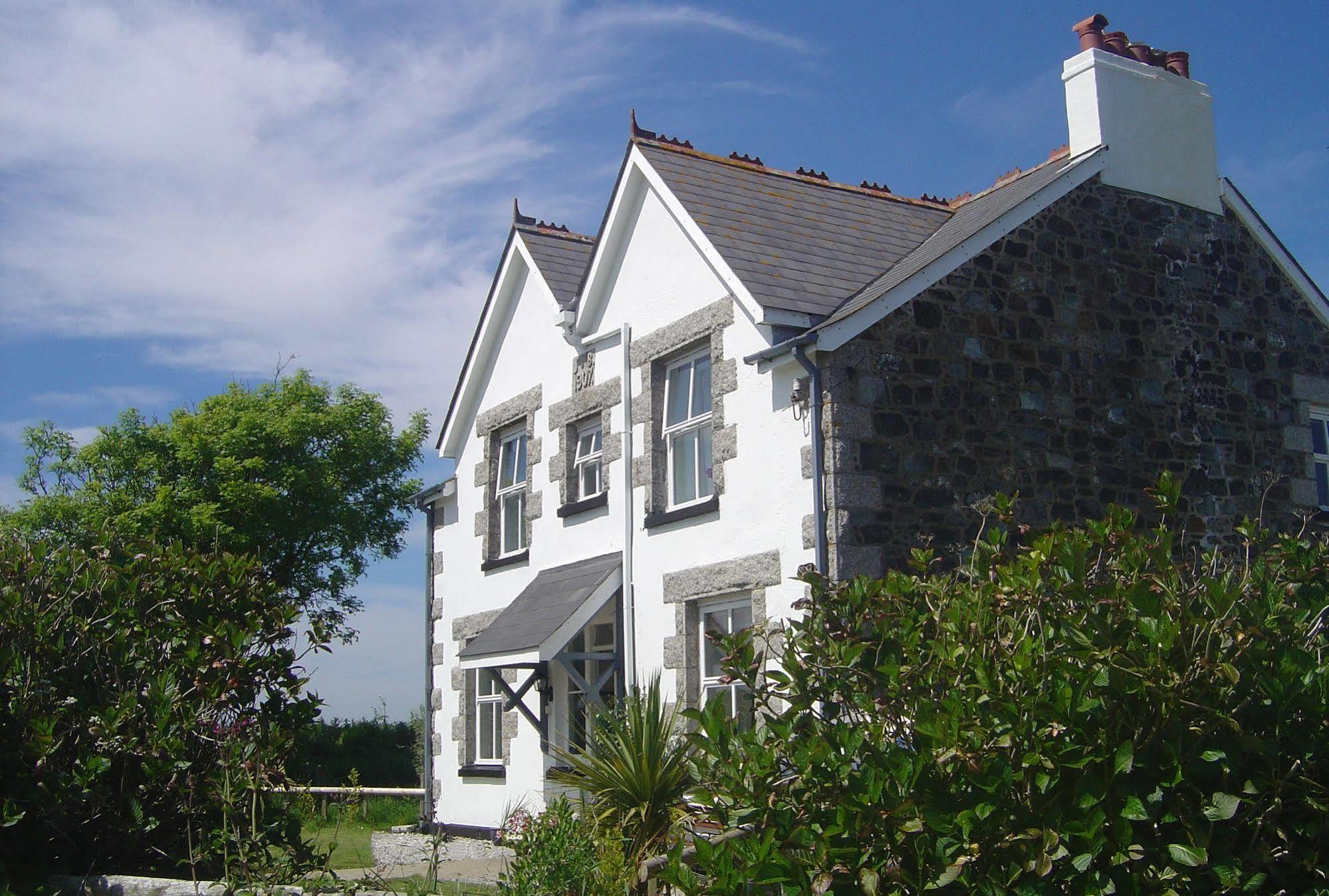 Chyheira Bed & Breakfast Ruan Minor Bagian luar foto