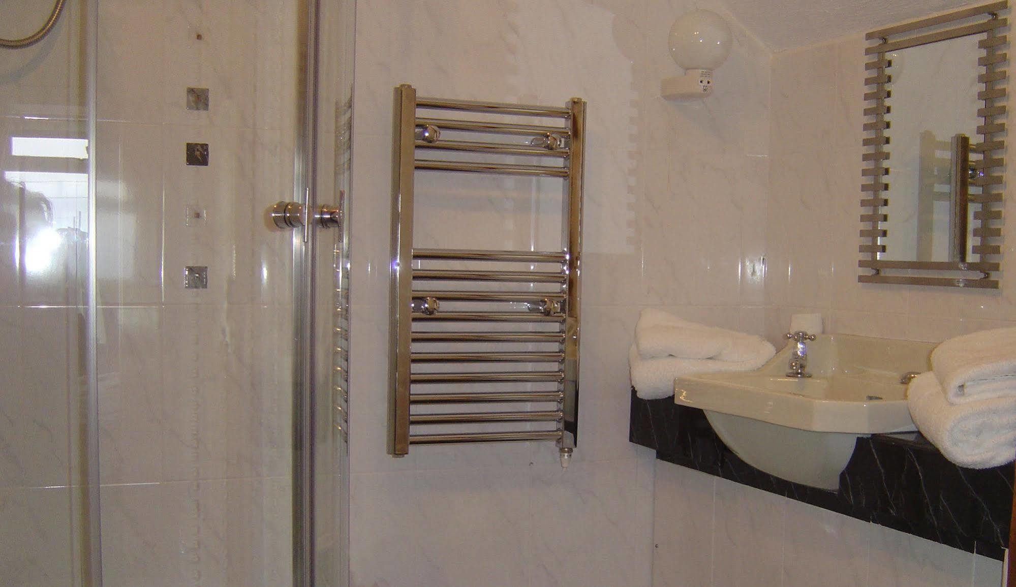 Chyheira Bed & Breakfast Ruan Minor Bagian luar foto