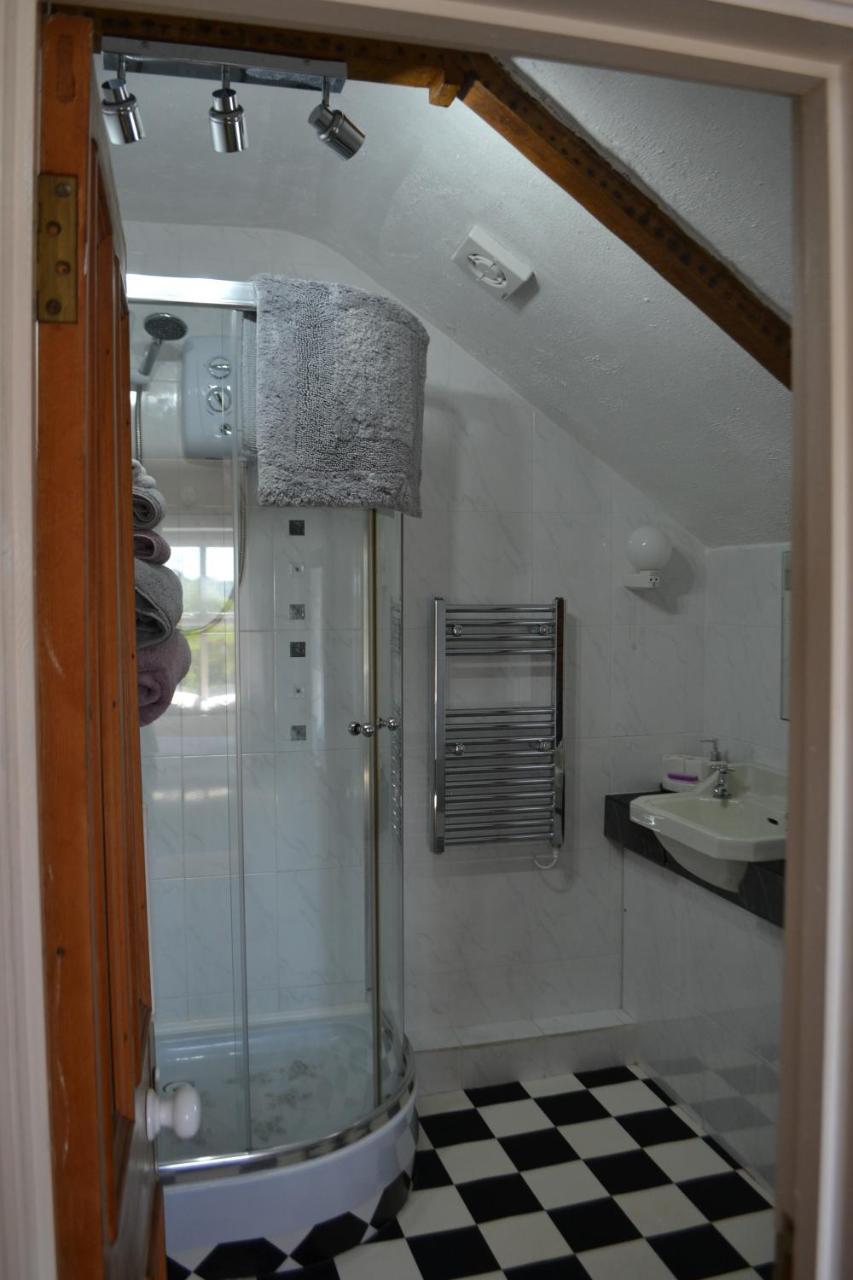 Chyheira Bed & Breakfast Ruan Minor Bagian luar foto
